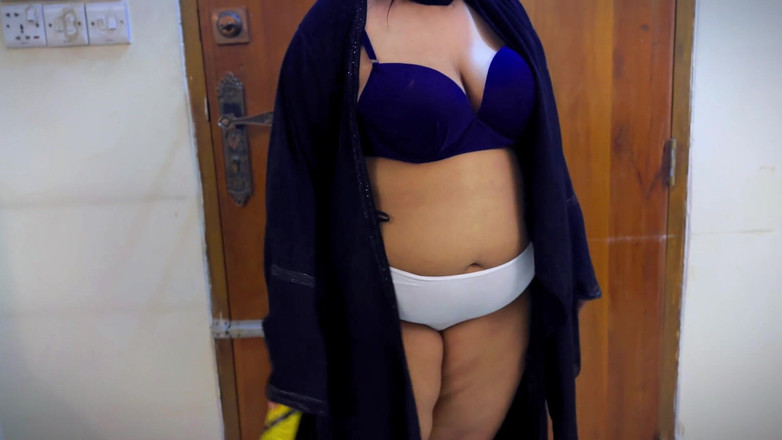 Aria Mia: Ibu tiri panas Maghribi Memakai Coli Hijab Abaya &amp; Seluar Dalam,...