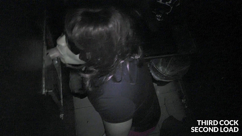 Tranny 4 cock: Chupando 6 pollas en el gloryhole