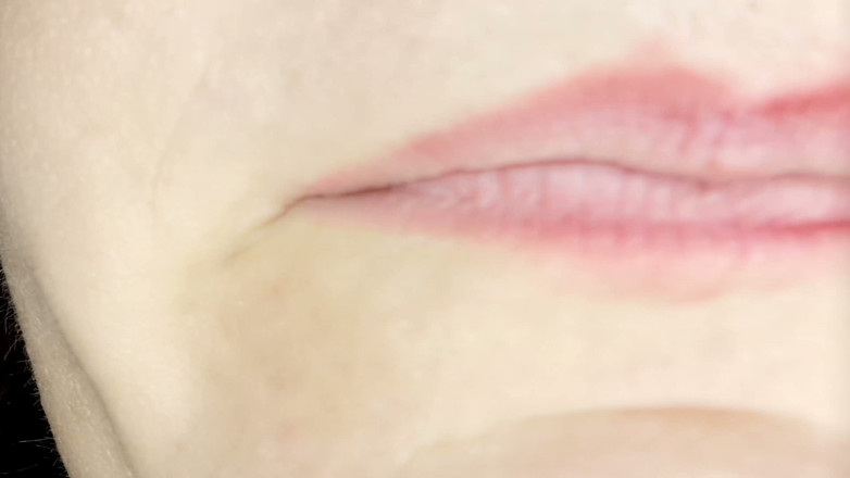 Nicoletta Embassi: Inside My Mouth Chew Chew &amp; Tongue (open Mouth Chew &amp; Tongue POV)