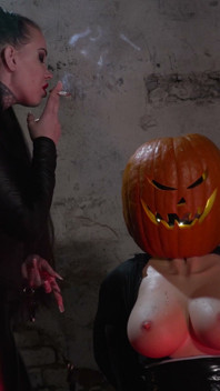 Fetiche de Halloween por el Pechón y el Tabaco