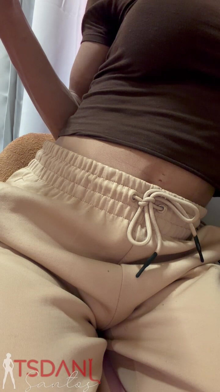 Tsdanisantos1: Să mă relaxez acasă făcând live, fără plăcere.