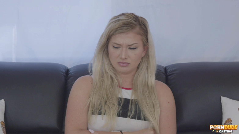 PornDudeCasting: Emily Vpravo
