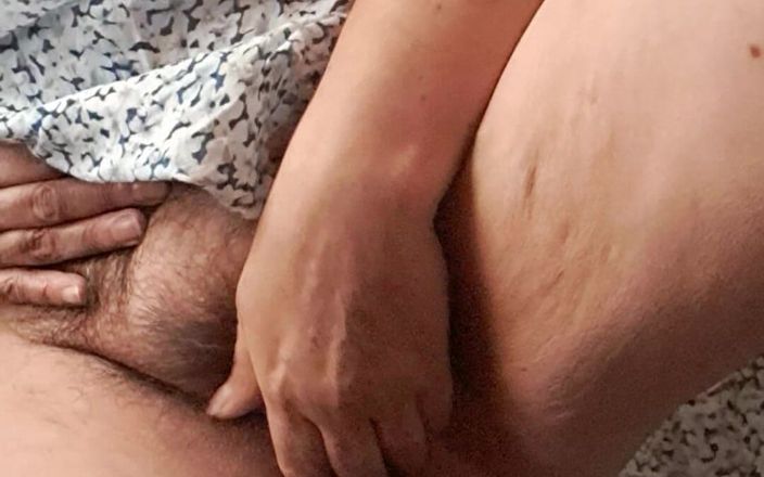 Mommy big hairy pussy: Showing Stepmom's Fat, Hairy Pussy Under Her Dress