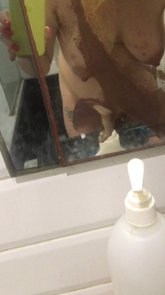 Risky Hairy Couple: Čištění zubů nahá, 8. měsíc, obličej