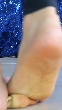 Asmr Crush Barefeet: Piglet
