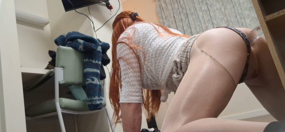 Charlotte_CD: Charlotte cofa się do swojego dildo