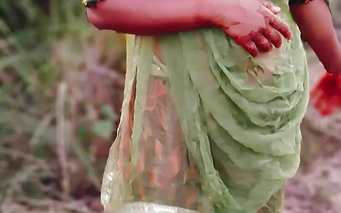 Fuckkkker: Indian Sasur Ji with Her Friend Rani Fucking Outdoor Hindi...