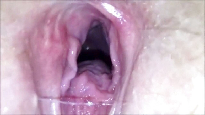 Sadee Rain: Guardando mia moglie farsi abituare da un cazzo enorme trans...