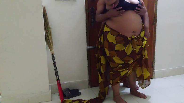 Aria Mia: Kamvali Moti Gand 섹시한 주부 Ko Choda Aur Gand Fad Dia