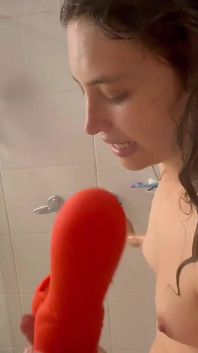 Per favore non mi dici quelle cose, mi tocco il cazzo come mi ordini.