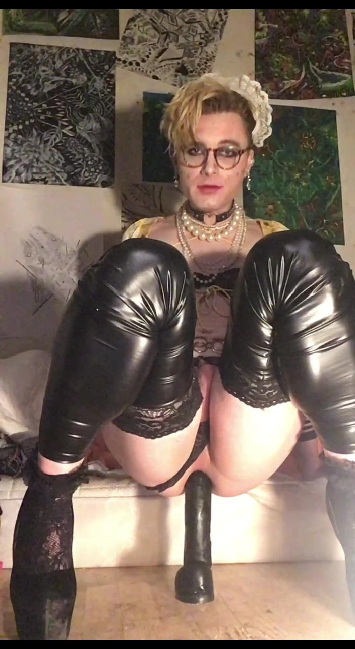 Sissy Cindy Slut: Сіссі Дівчина Джесс Брінч Любить Її Великий Чорний Член-ділдо