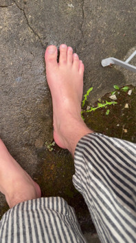 Peeing Outside in Women’s Pants)