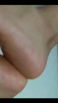 Labă sexy amatoare cu picioarele cu Kiffa Cur gol până la spermă pe tălpi
