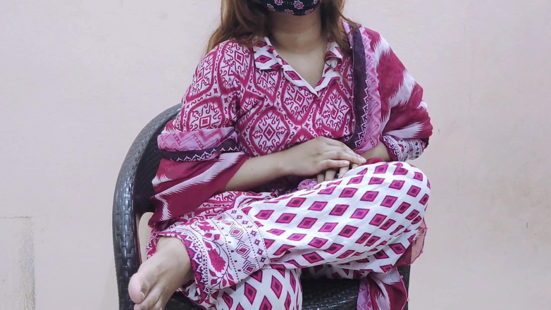 Faryal: Step Daughter Giving Blowjob Stepfather-clear Hindi Audio