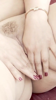La formosa milf matura viona ama passare del tempo con se stessa