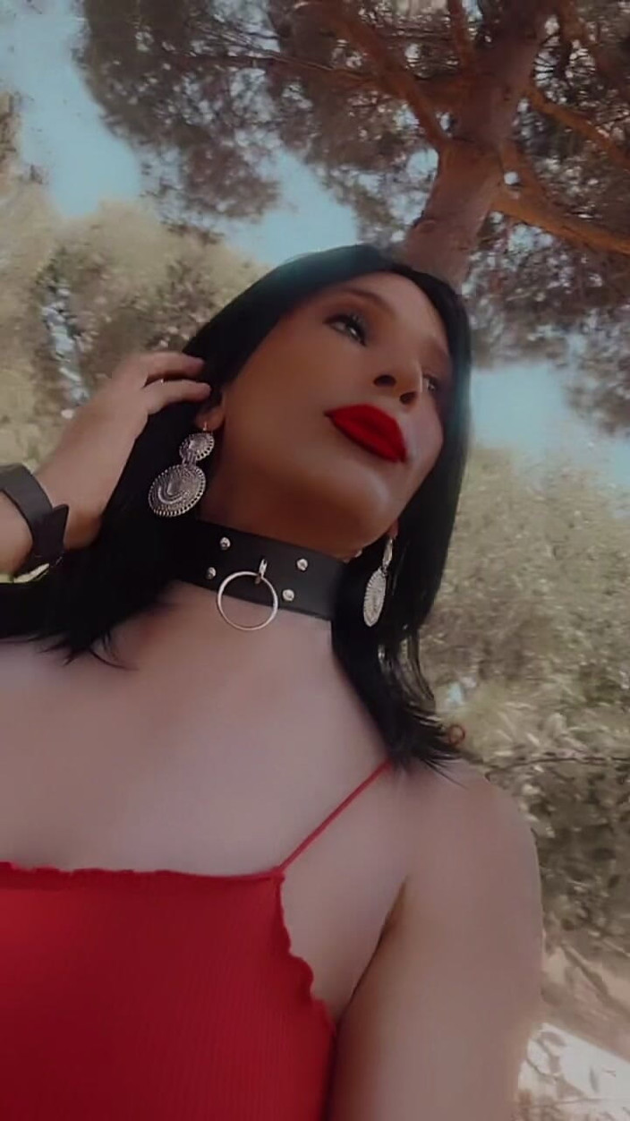Sissy Slut Brianna: Vuoi che mi tolgano il seno? Allora la tua bocca...