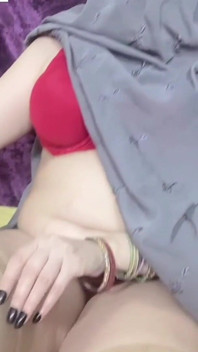 Pathani bogel yang cantik melakukan perkara yang tidak masuk akal di bilik mandi
