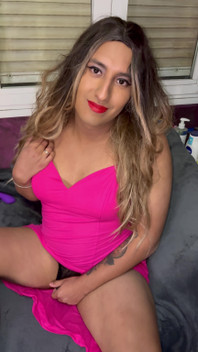Natalia En Un Bonito Vestido Rosa