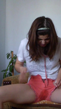 Sexy Teen Weting Her Short Pants and Empty Her Full Bladder