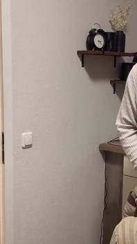 Wytatuowana milf potajemnie zerżnięta przez Egona Kowalskiego