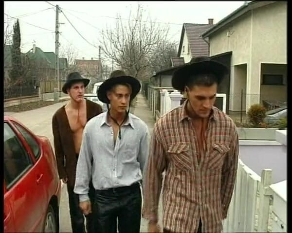 German Fuck Movie: За Німецькими Дверима Він Ретельно Трахається - Повний Фільм