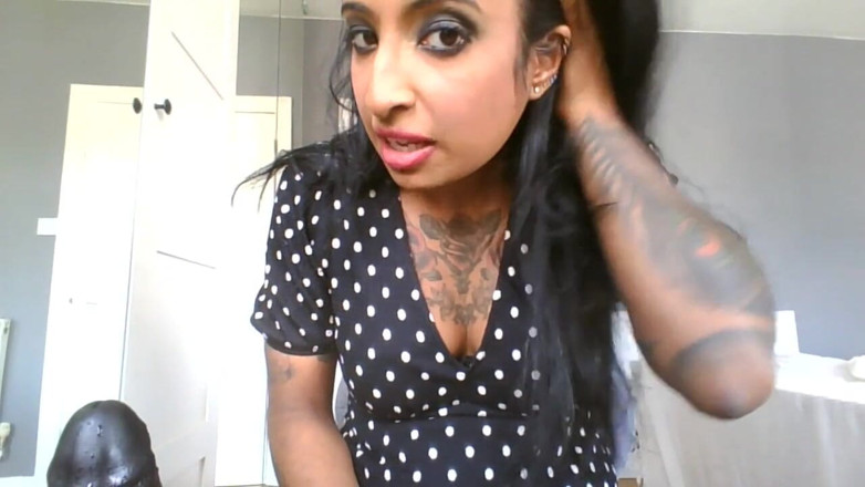 BabeXX69XX Asian MILF: La tua Lil Weiner viene cornuta da un bbc!