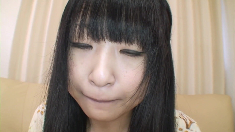 Japan Lust: Teen Kotomi Mizusawa si poprvé hraje s ptákem
