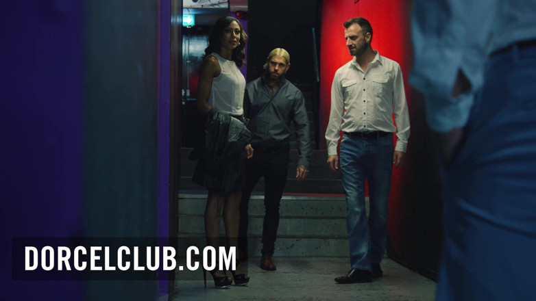 Dorcel Club: 温泉は三人組と美しい幅Cassie del Isla