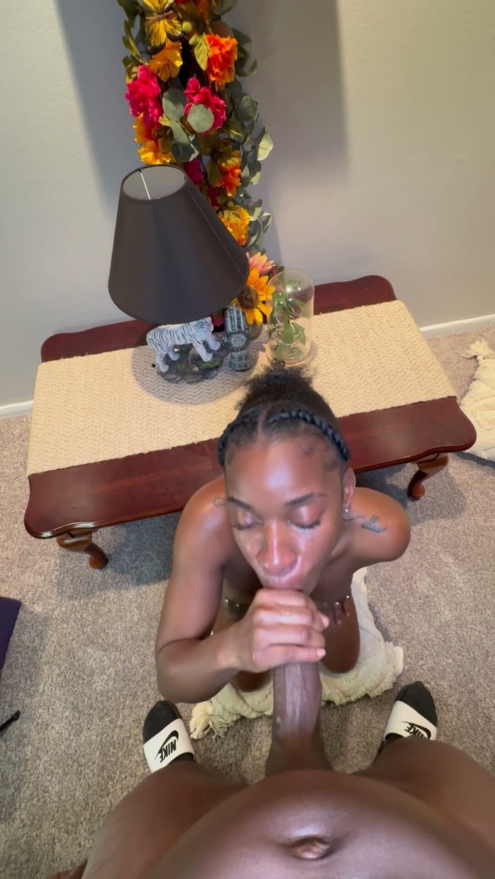 1CreamForMeBaby: Cô ấy bú bbc này rất tốt cho đến khi tôi nutted
