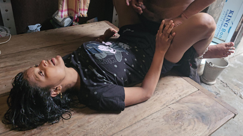 Aalox: Pareja en la mesa
