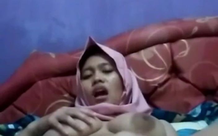 Jilbab69: 大学卒業後のサンゲ・ヒジャブ