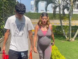 I Help My Pregnant Neighbor as a Pretext to Fuck Her Hard and Throw My Cum on Her Big Tits.
