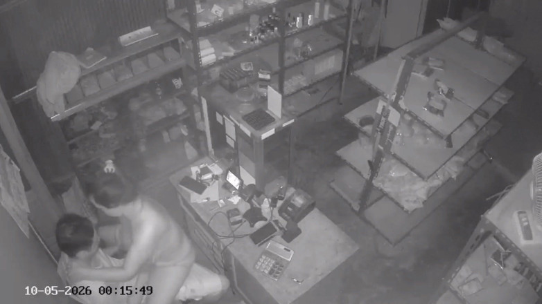 Aldy bang: Cheating in a Dark Place with an Ex-girlfriend, It Turns...