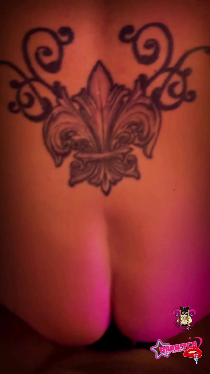 Kat-Licious: Táta dává macechě, co chce, POV