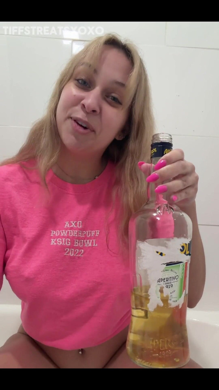 Tiffstreatsxoxo: 11 Pees, One Video!!