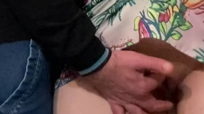 Niki studio: Fantasi di kereta bawah tanah! Awek dijolok pepeknya oleh orang...