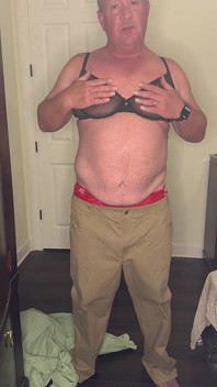 İç çamaşırlı başka bir striptiz gösterisi