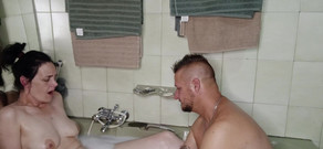 Bigjoefuckalott: Já a moje nevlastní sestra ve vaně