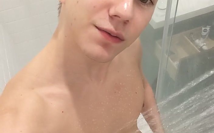 Alex Davey: Prysznic przed strumieniem