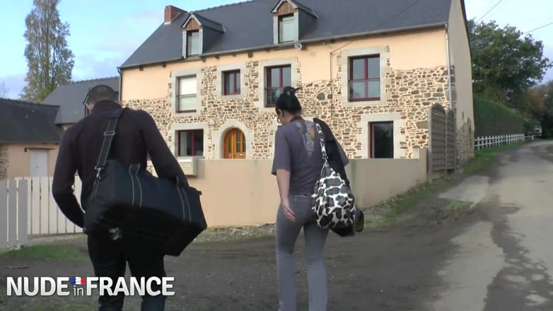 Nude in France: La troia mora porca si strozza con sborrata in bocca