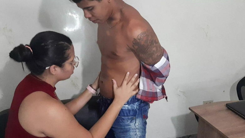 Carlo: Fodendo Meu Chefe Para Me Dar Um Aumento