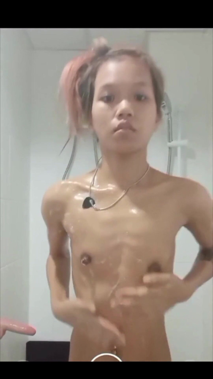 ThaiPocketRocket: ghar par akele, oob. sirf main