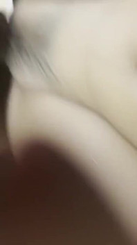 Awek remaja Asia kecil molek pertama kali menjalani latihan seks dubur – video penuh tanpa diedit.