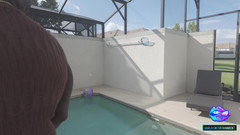 Darlo ent: Ztracený muž najde cestu do 2 sexy dámské postele