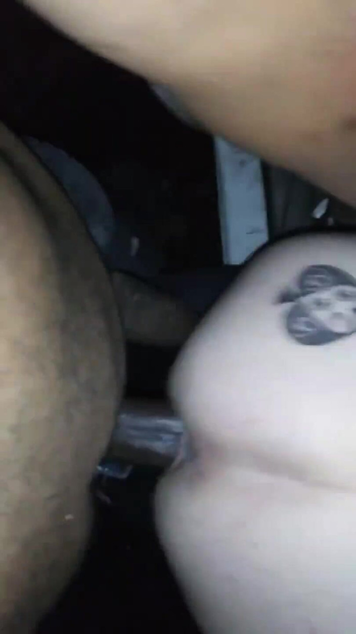 Anal_Angi_Rose: 荡妇在路边给大黑屌口交和阴户
