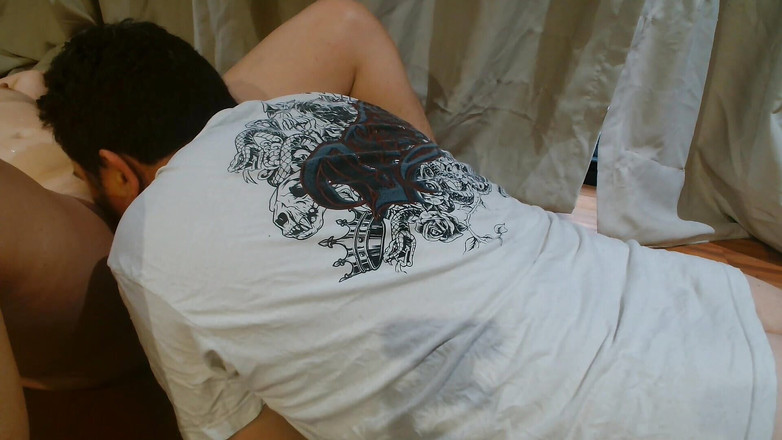 Bellaboo: 이웃이 보지를 핥아 임대료를 지불해