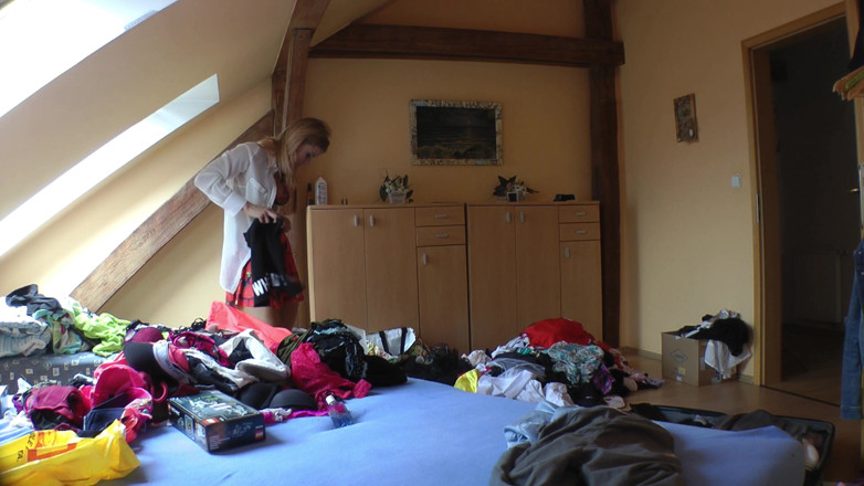 Leon Lambert Girls Twerk Parties CFNM: Adorable girl in big t-shirt on bed