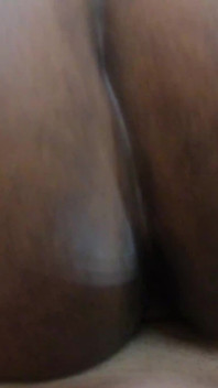 Pantat besar eboni gemuk dikongkek dan creampie dalam gaya doggy
