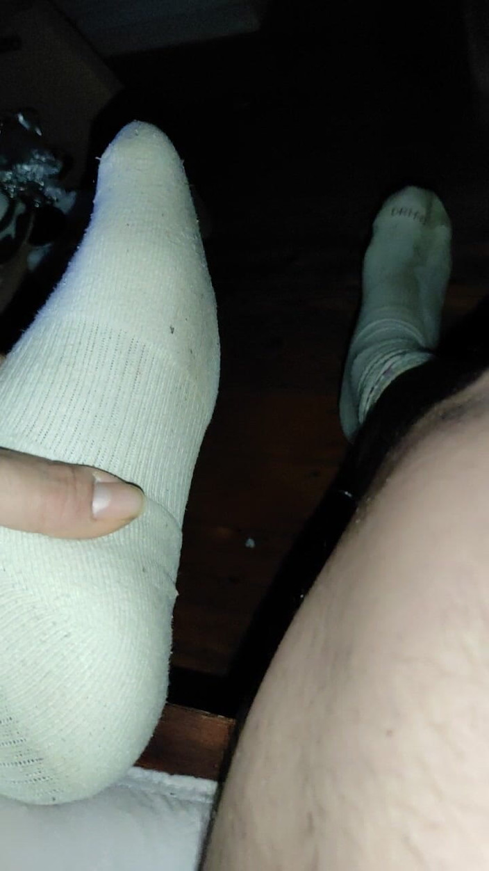 SmokedAlloy2: Sportovní boty a bílé ponožky vypadají jako Viagra