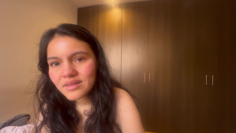 scarlettandc: Masează și gâdilă picioarele sclavului meu